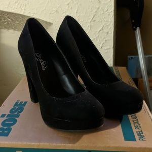 Black suede-like Candies pumps, size 6